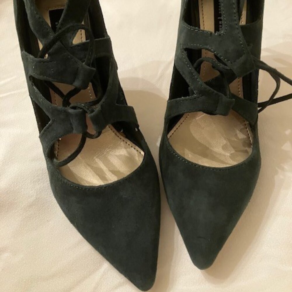 White House Black Market WHBM Suede Lace-Up Heels Spruce green 7.5 size